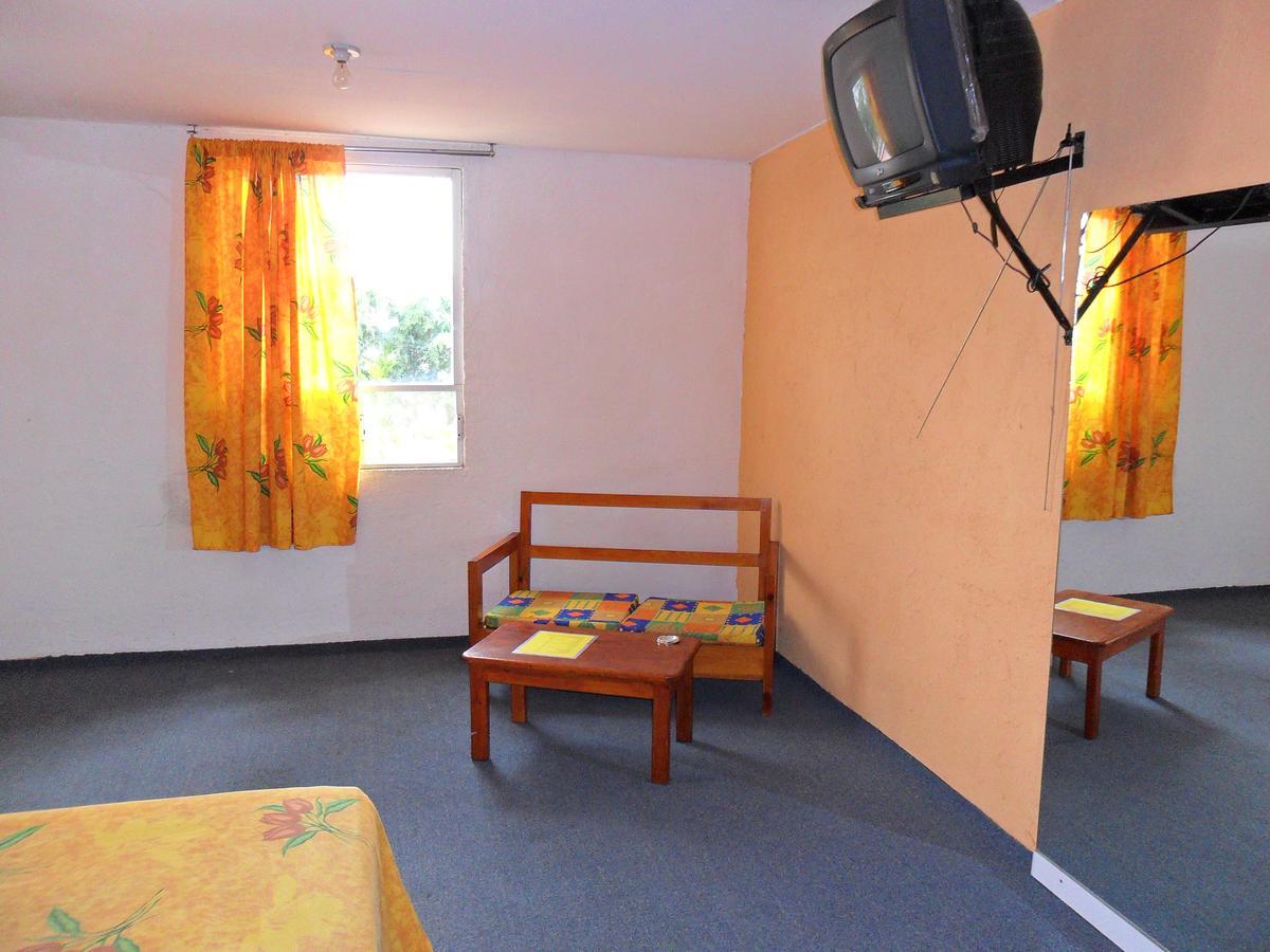 Hotel Las Cabanas San Felipe del Progreso エクステリア 写真